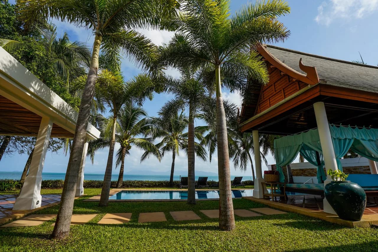 GARDEN OASIS BEACHFRONT VILLA photo 2