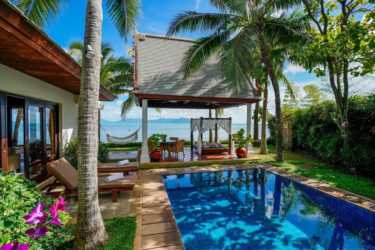 ELEGANTLY DESIGNED VILLA WITH LARGE GARDEN photo 3