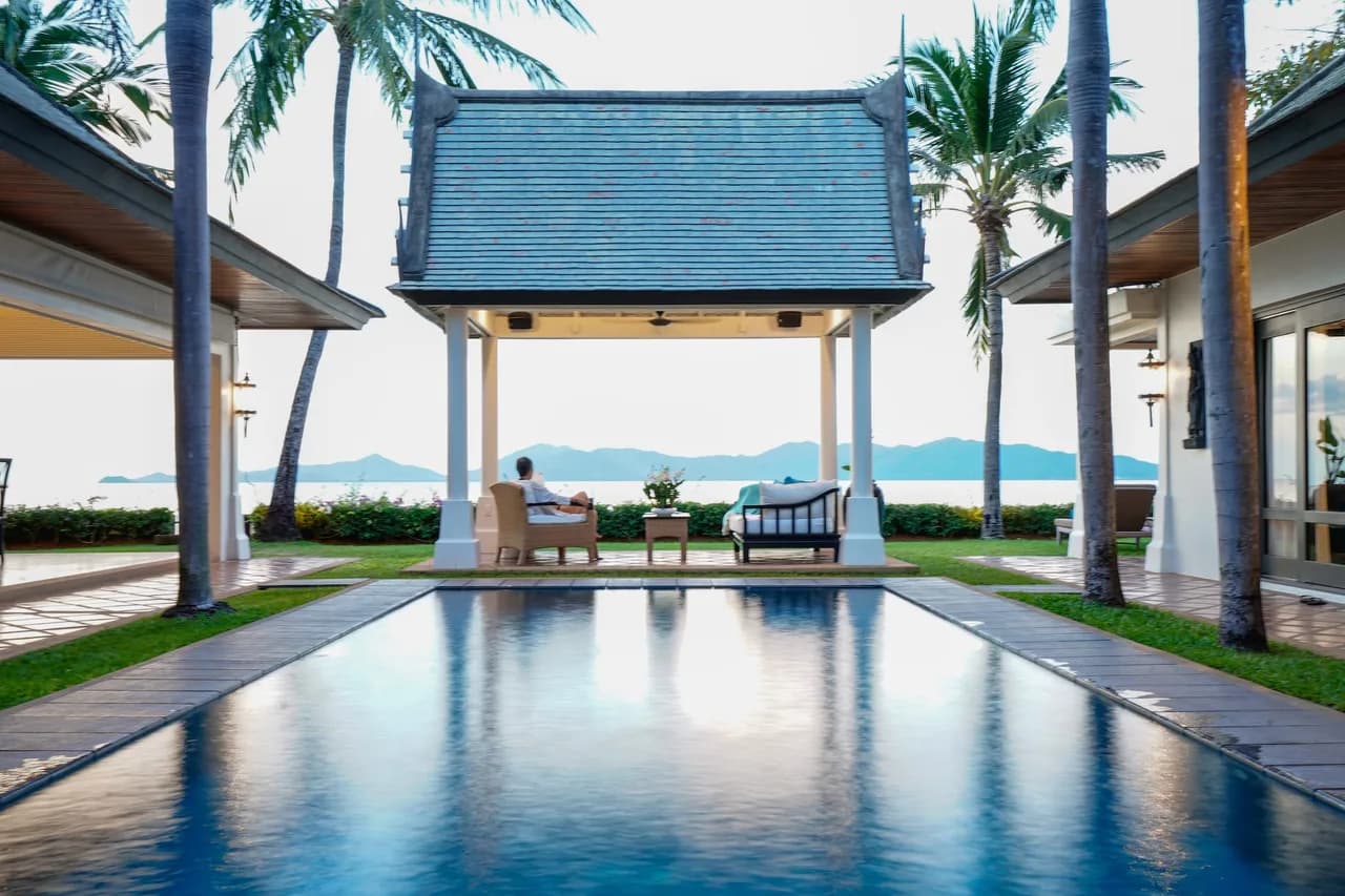 Contemporary Villa On A Pristine Beach Frontage photo 3