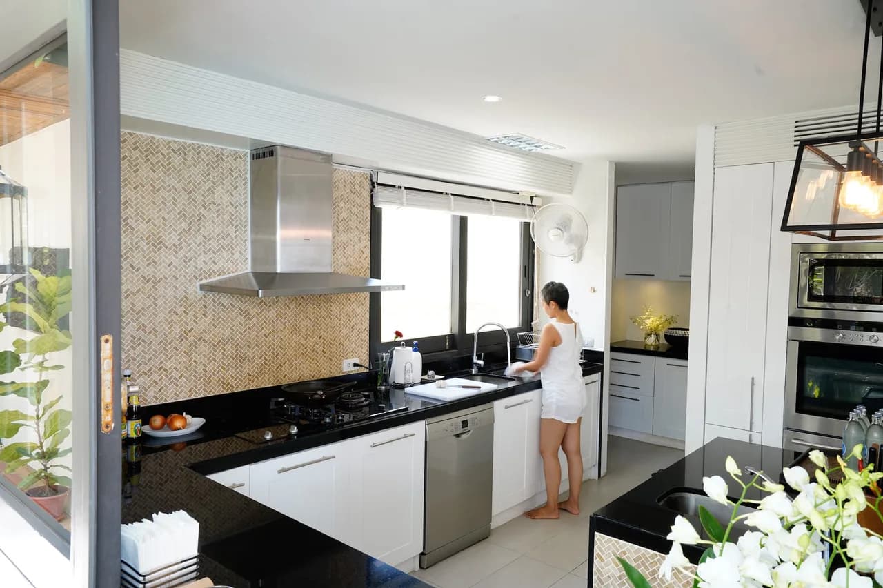 Contemporary Villa On A Pristine Beach Frontage photo 4
