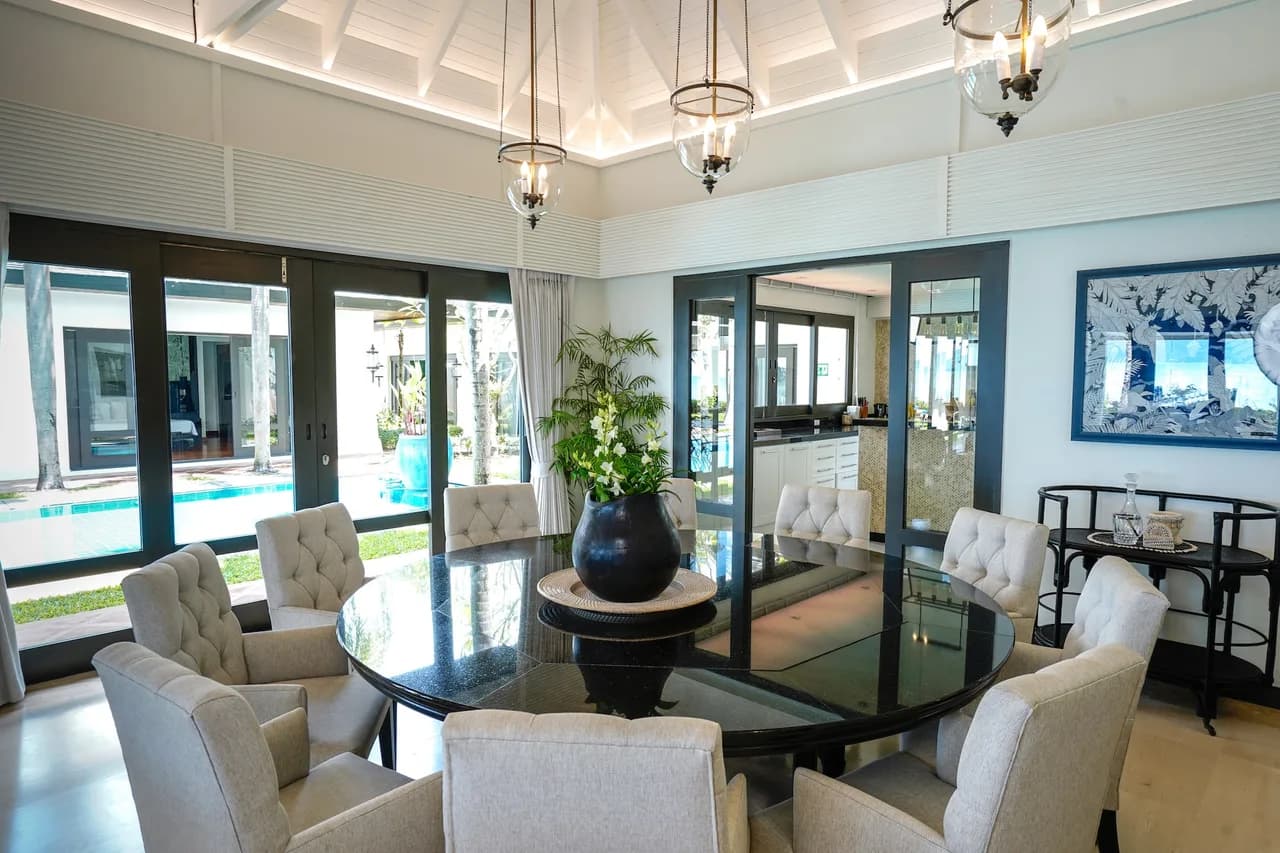 Contemporary Villa On A Pristine Beach Frontage photo 5