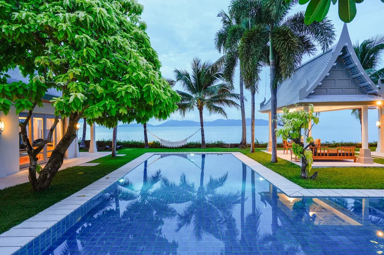 Stunning Beachfront Villa With Spacious Grounds photo 2