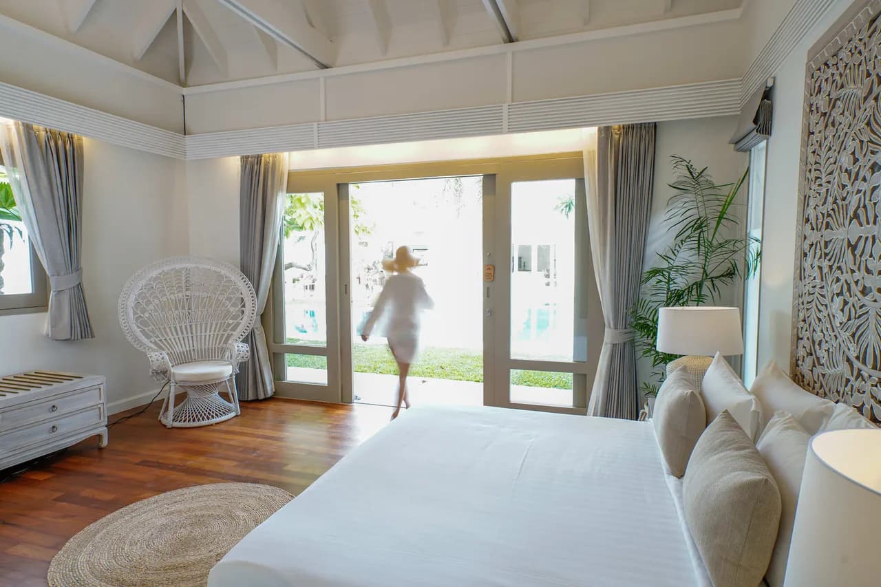 Stunning Beachfront Villa With Spacious Grounds photo 5