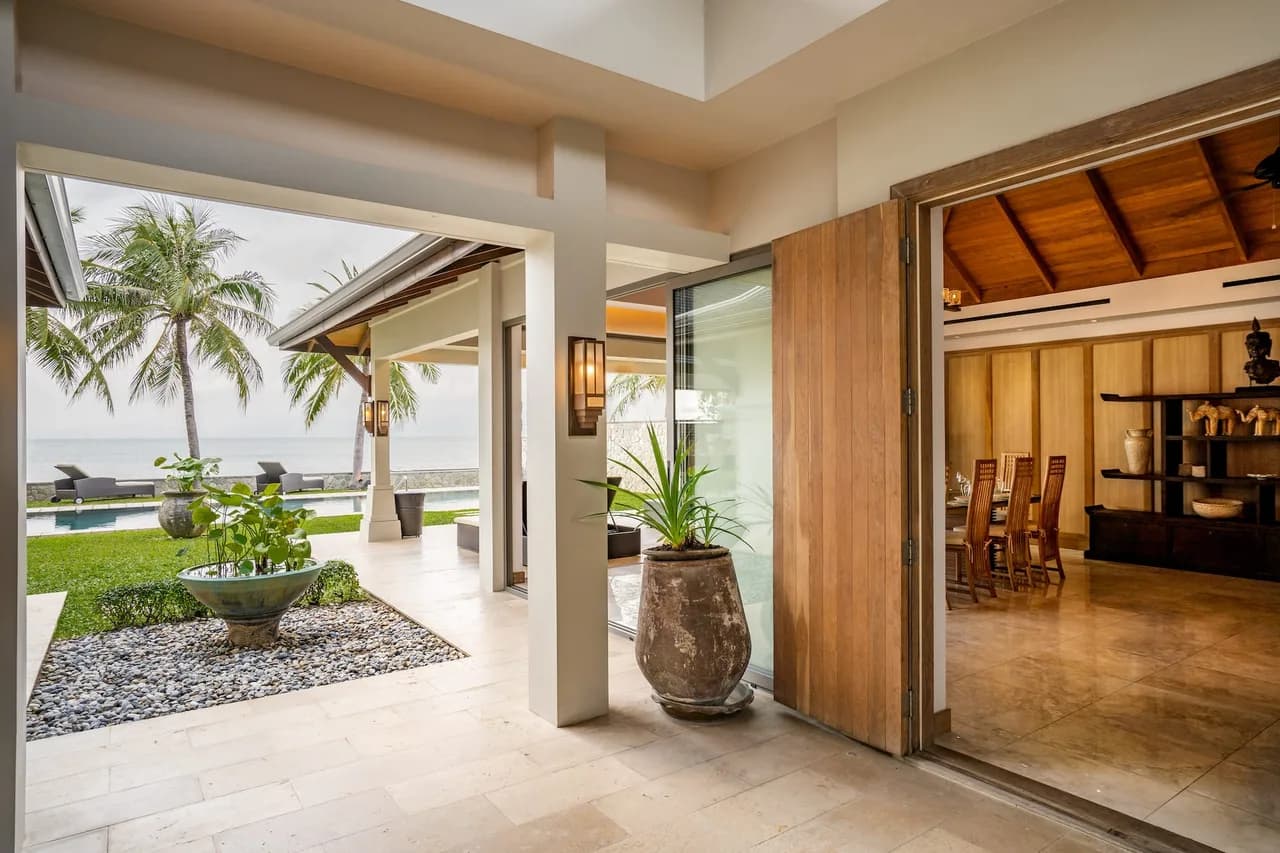 Massive Villa on an Amazing Sandy Beach photo 3