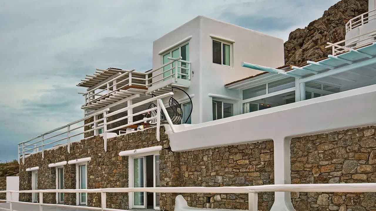 Extraordinary Luxury Villa With Serene Privacy And Astonishing Views photo 2
