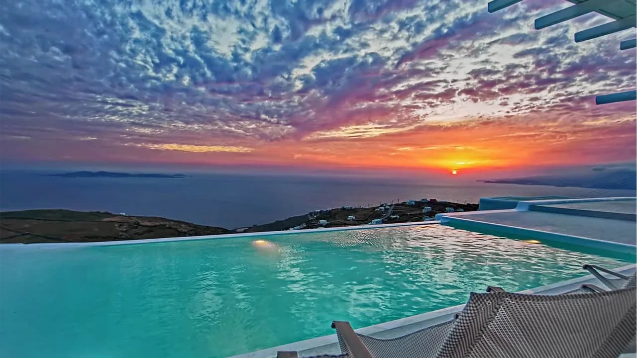 Extraordinary Luxury Villa With Serene Privacy And Astonishing Views photo 3