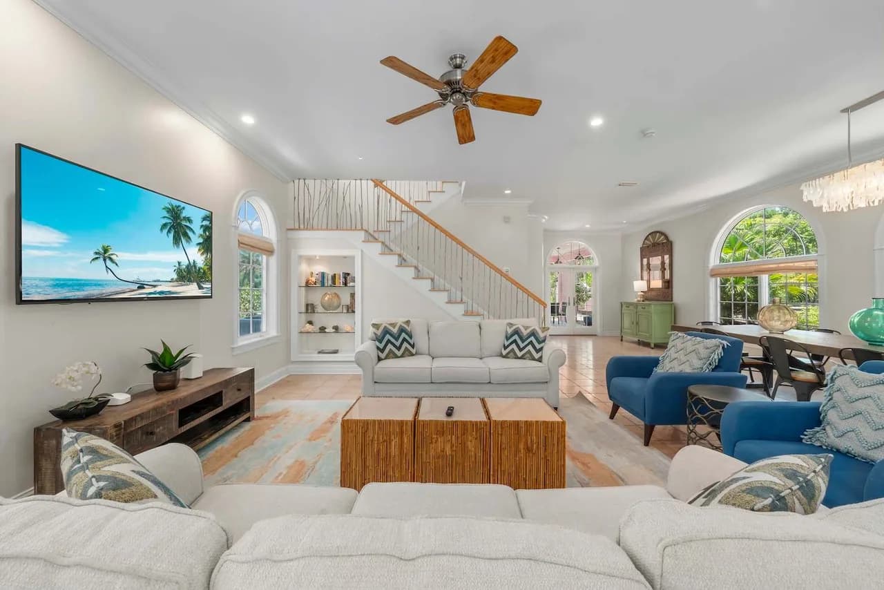 Waterfront Villa with Private Dock in Southwest Florida Coast photo 2
