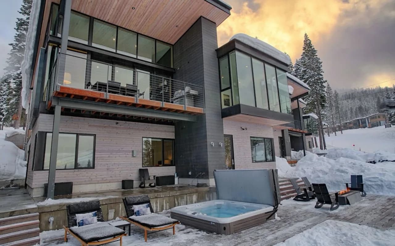 Ski-In/Ski-Out Four Bedroom Home in Lake Tahoe photo 3