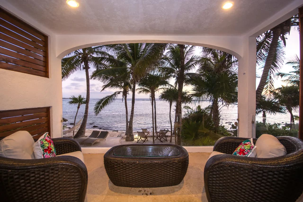 Beachfront Five-Bedroom Villa in Tulum photo 5
