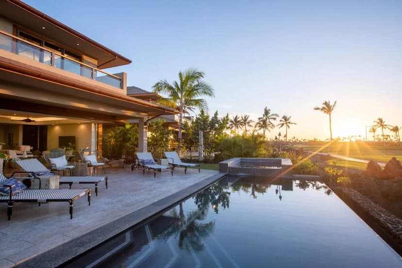 Golf Course View Villa in Big Island