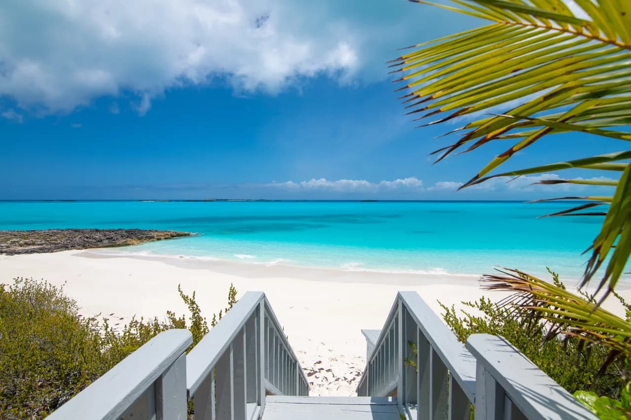 Beachfront Five-Bedroom Villa in Little Exuma photo 2