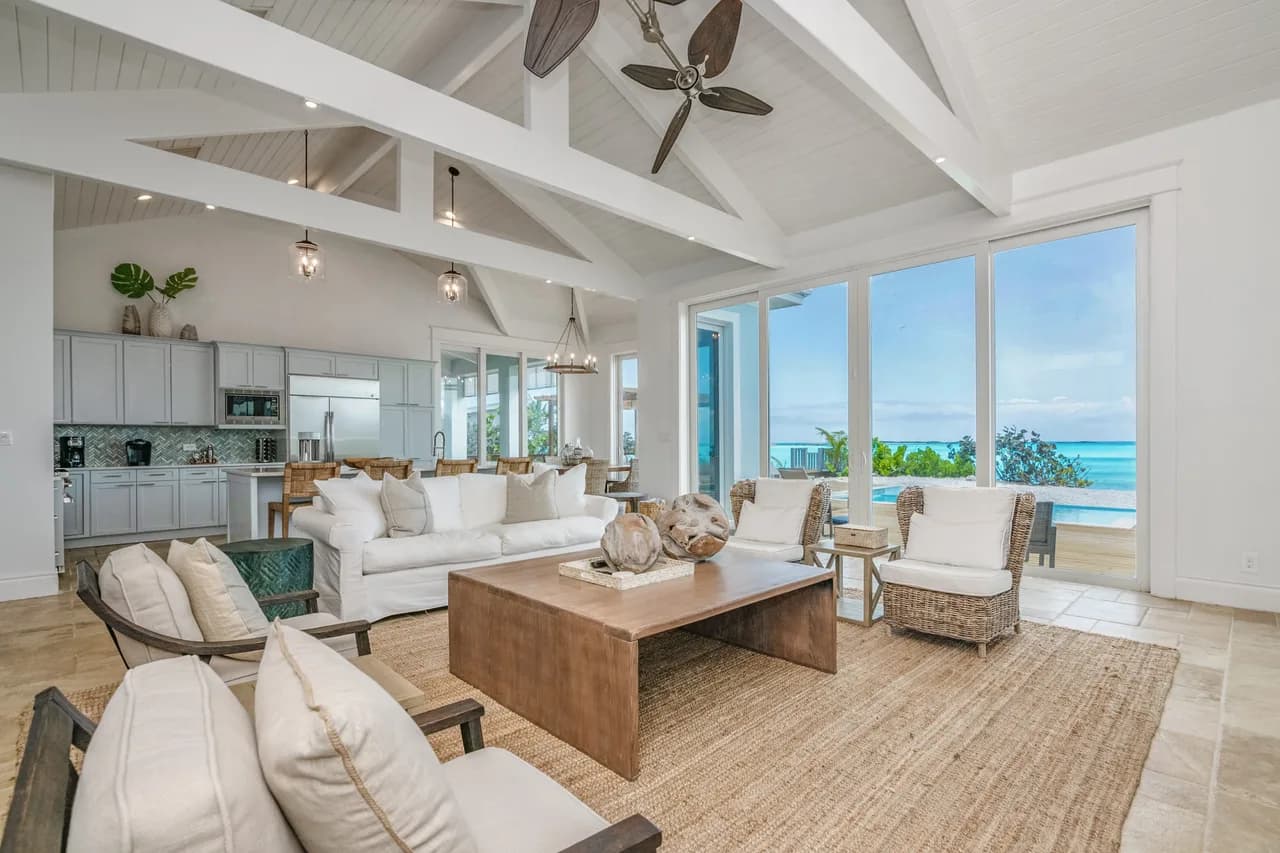 Beachfront Five-Bedroom Villa in Little Exuma photo 3