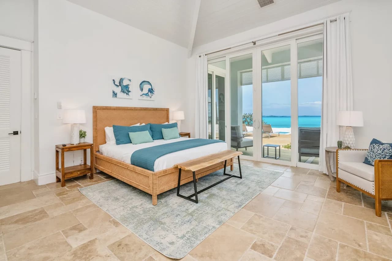 Beachfront Five-Bedroom Villa in Little Exuma photo 5
