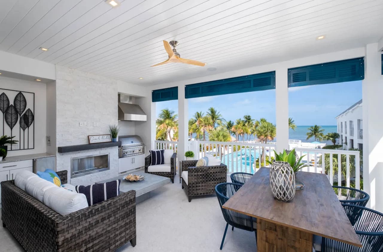 Beachfront Penthouse with Pool in Florida Keys photo 2