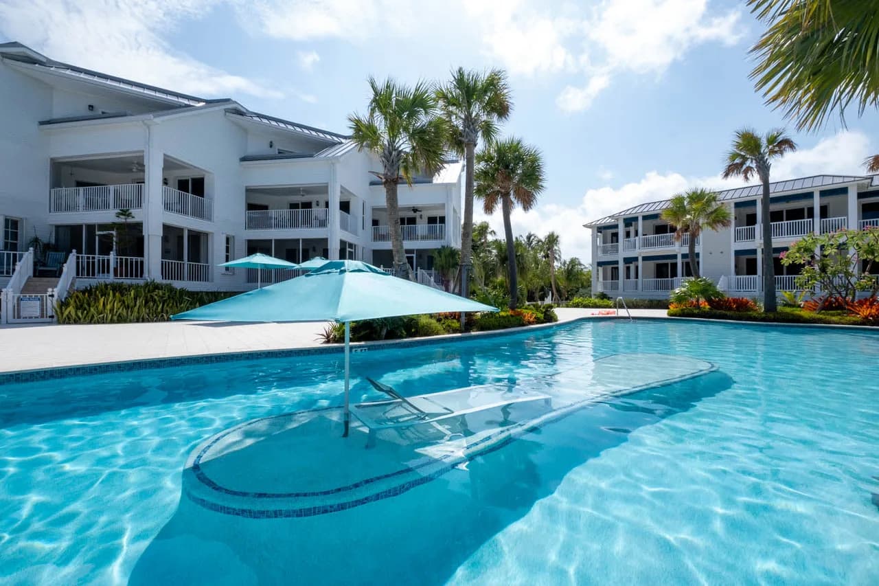 Beachfront Penthouse with Pool in Florida Keys photo 4