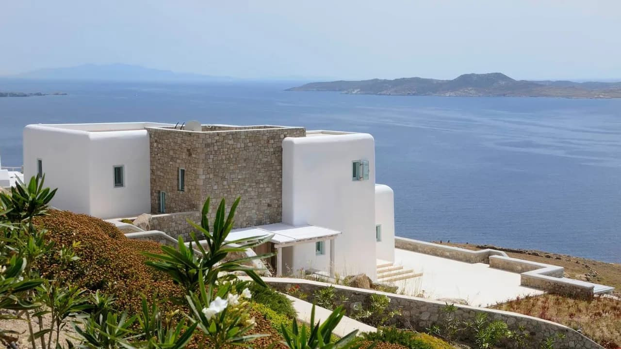 Charming Mykonos Villa With Contemporary Design photo 4