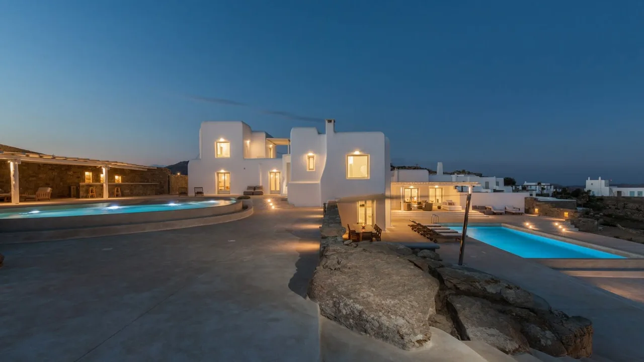 Harmonious Villa Near The Vibrant Town Center