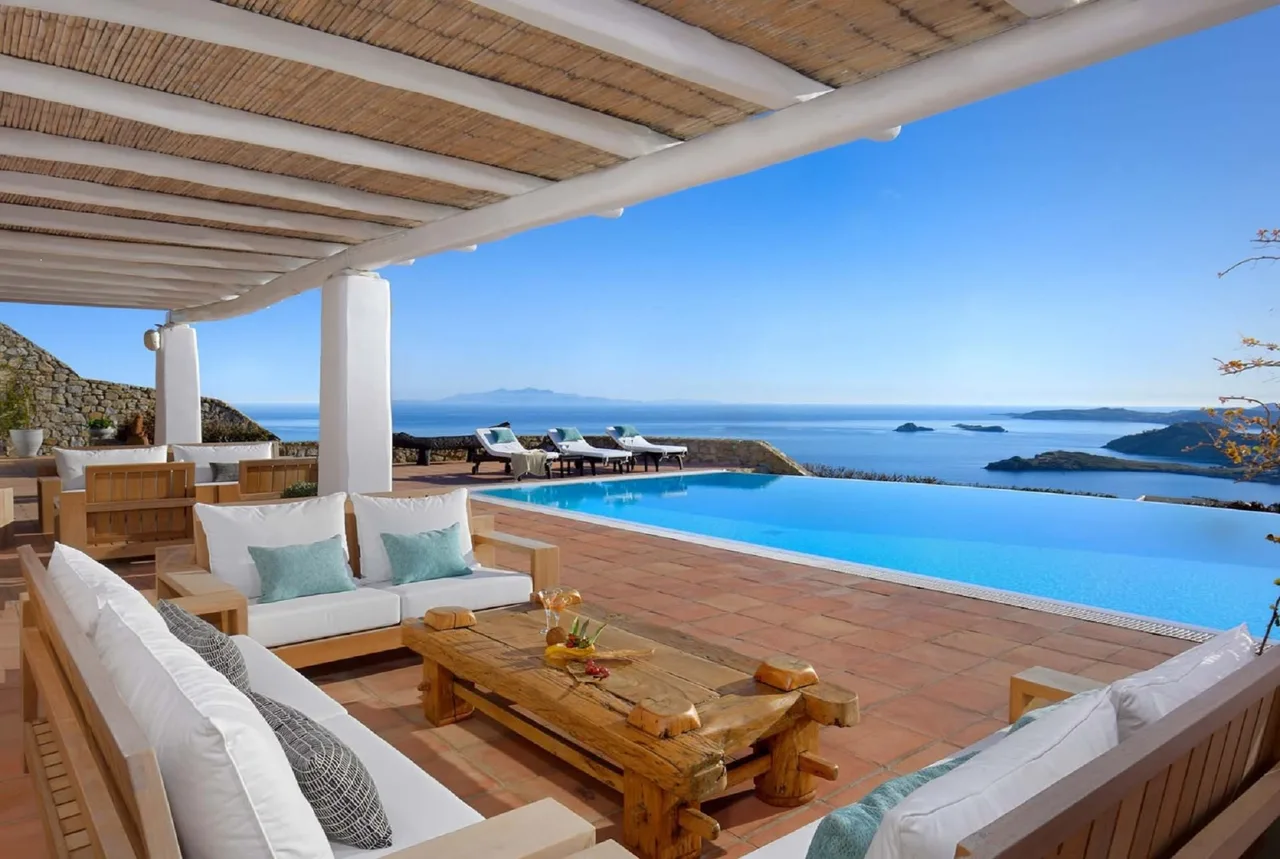Luxury Villa With Quintessential Greek Island Scenery photo 3