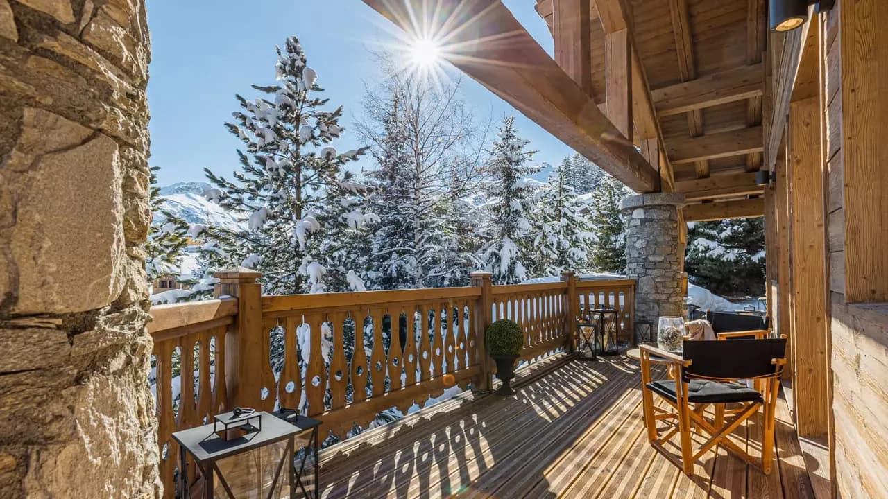 DIVINE MOUNTAIN CHALET WITH OUTDOOR JACUZZI photo 2
