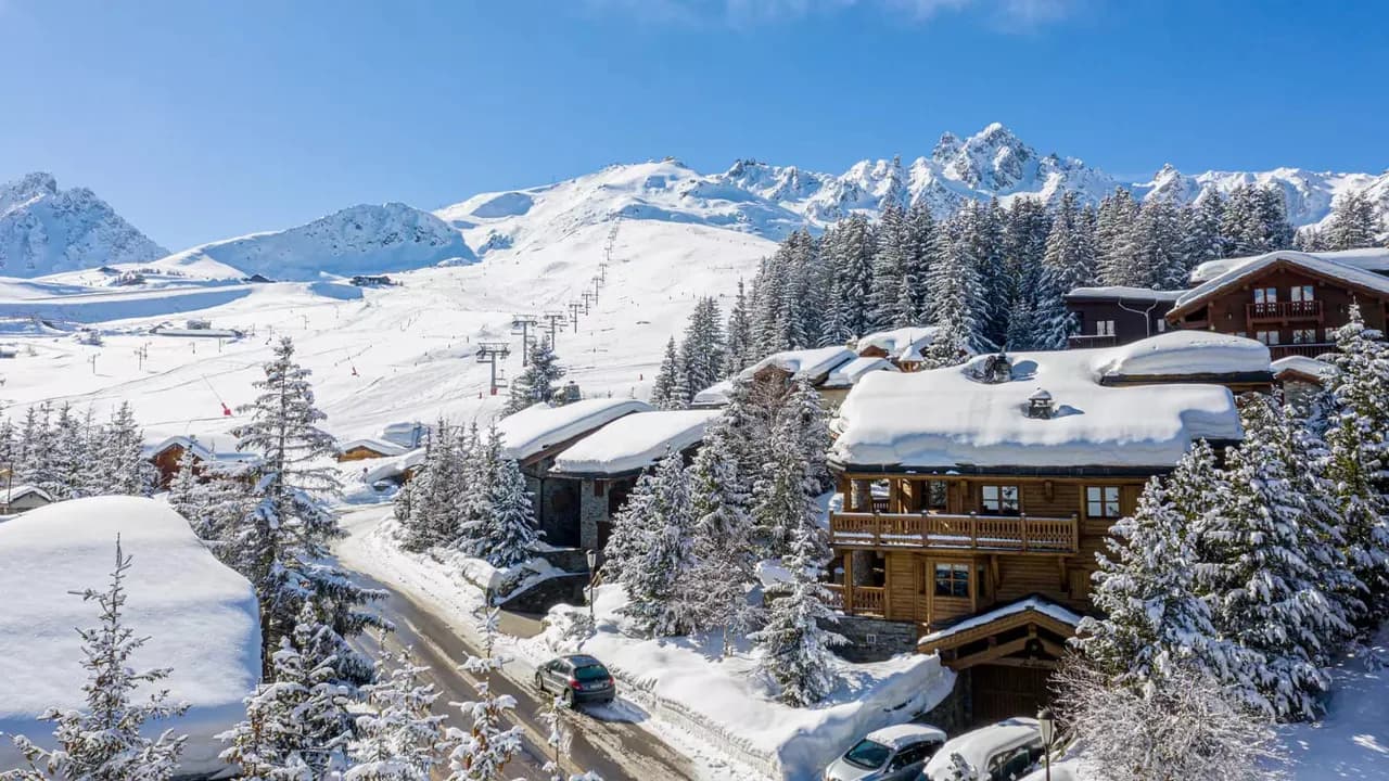 DIVINE MOUNTAIN CHALET WITH OUTDOOR JACUZZI photo 3