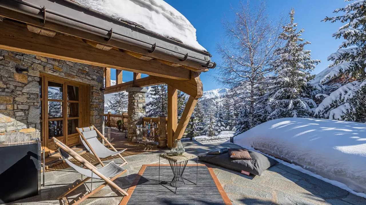 DIVINE MOUNTAIN CHALET WITH OUTDOOR JACUZZI photo 4