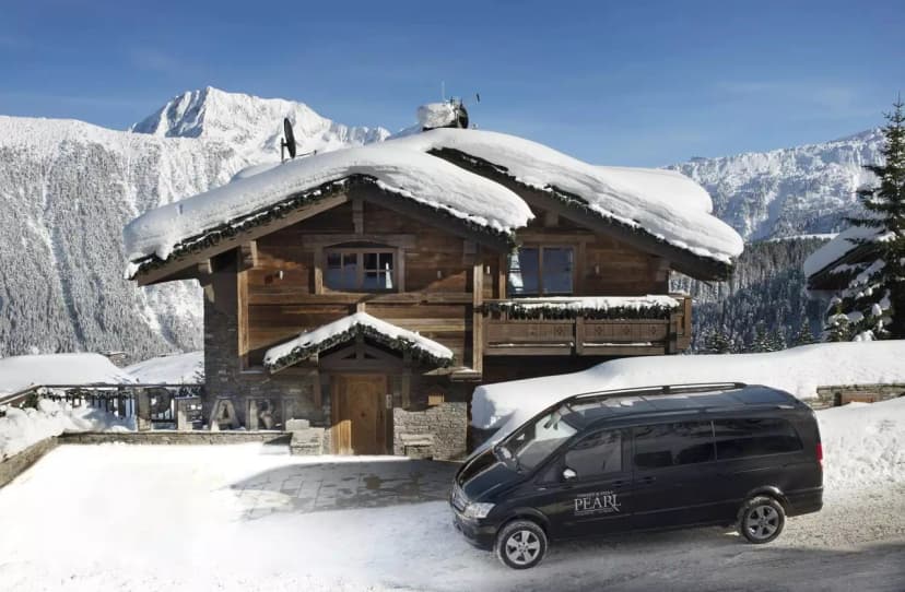 AMAZING CHALET WITH INDOOR POOL AND STUNNING VIEWS