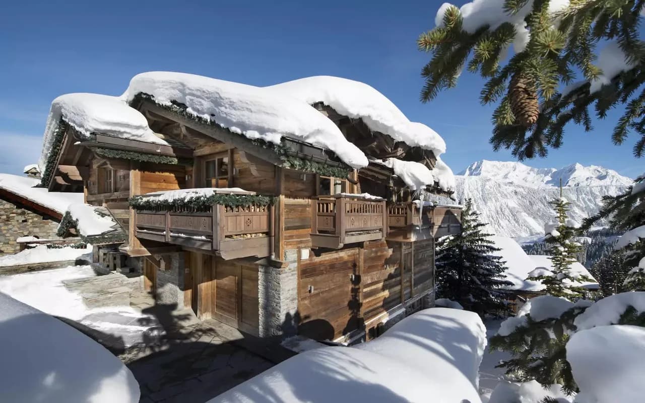 AMAZING CHALET WITH INDOOR POOL AND STUNNING VIEWS photo 2