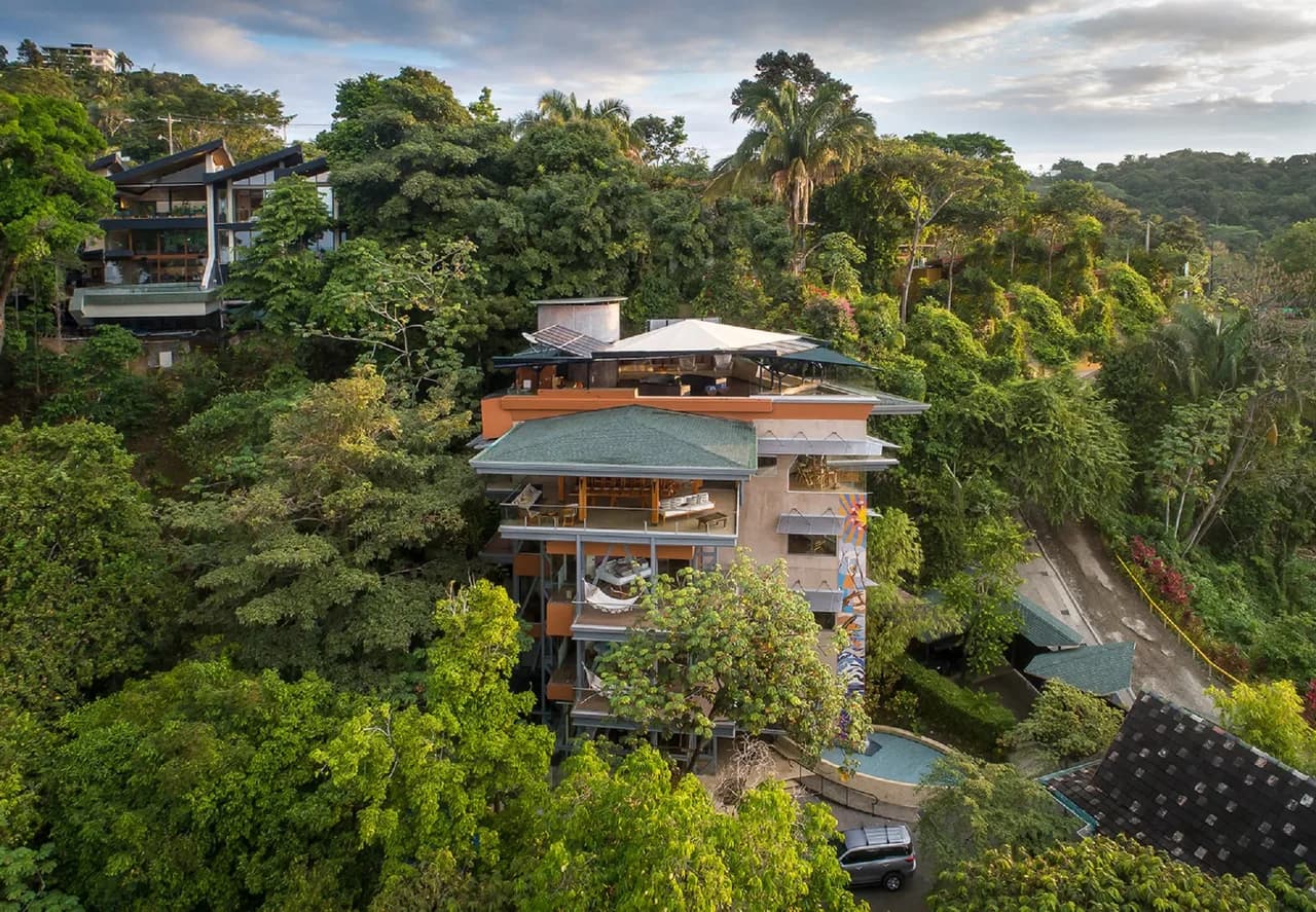 Exotic Private Luxury Villa With Pristine Landscape photo 2