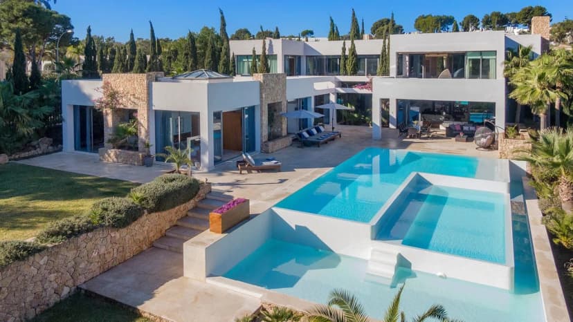 STUNNING LUXURIOUS SPANISH VILLA
