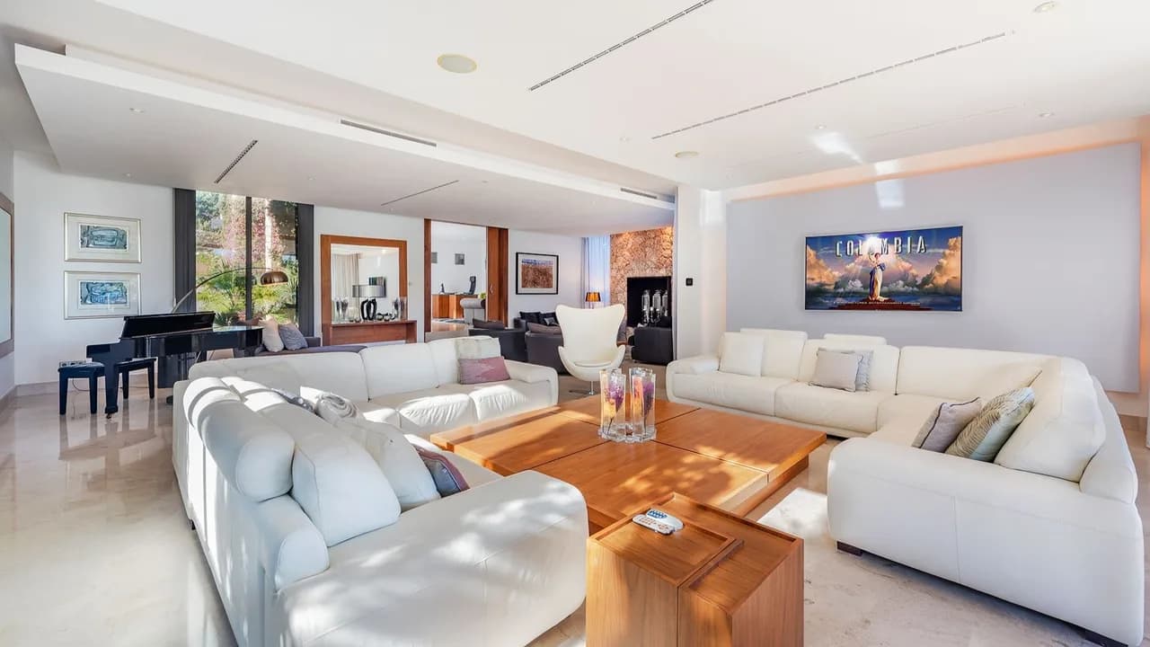 STUNNING LUXURIOUS SPANISH VILLA photo 2