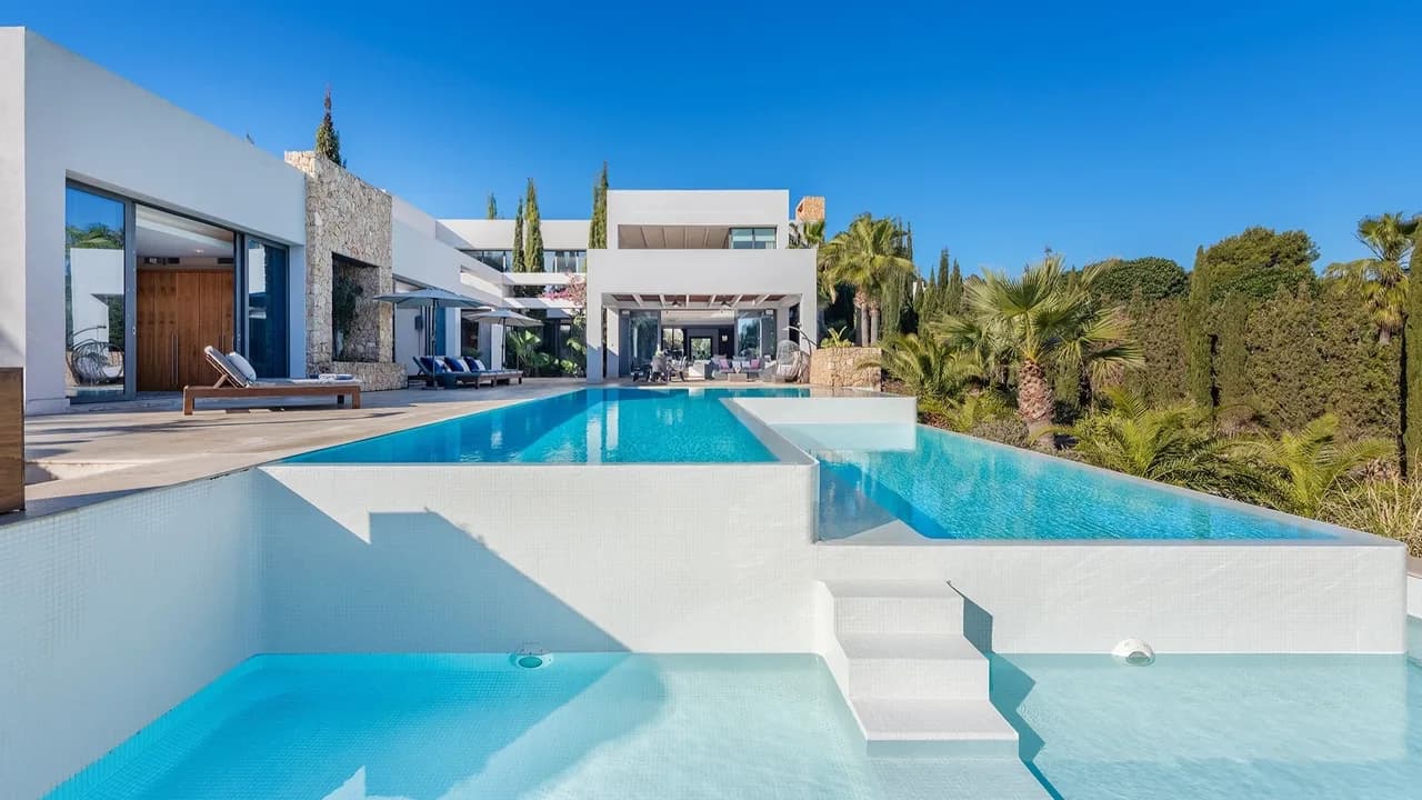 STUNNING LUXURIOUS SPANISH VILLA photo 5