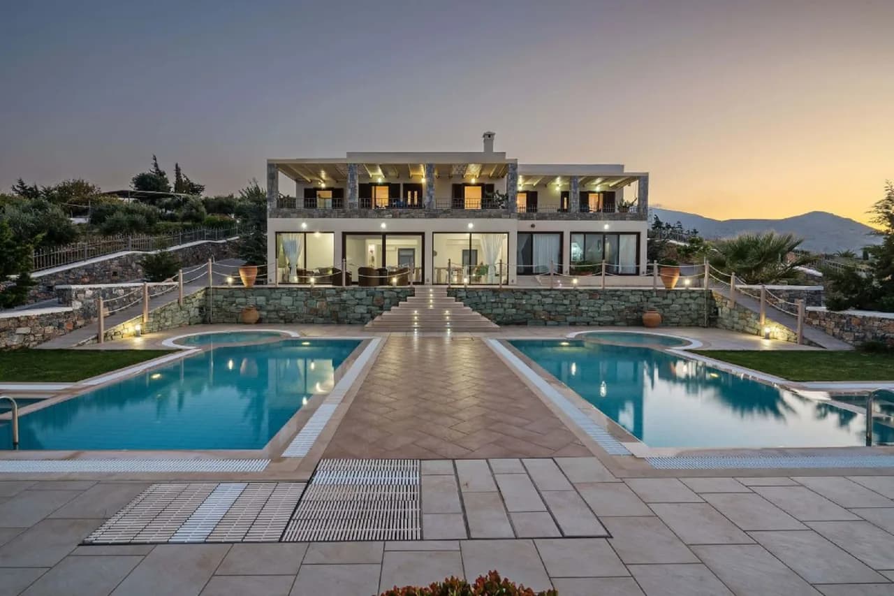 Dazzling Villa  On A Small Hill Overlooking The Bay Of Agia Pelagia photo 2