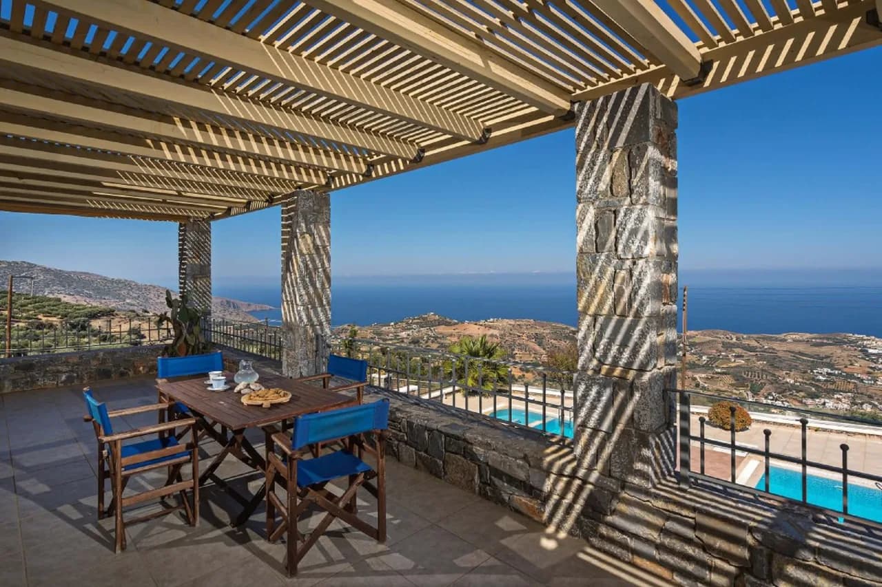 Dazzling Villa  On A Small Hill Overlooking The Bay Of Agia Pelagia photo 3