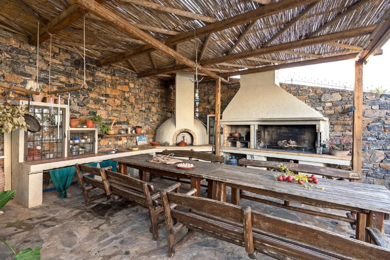 Dazzling Villa  On A Small Hill Overlooking The Bay Of Agia Pelagia photo 4