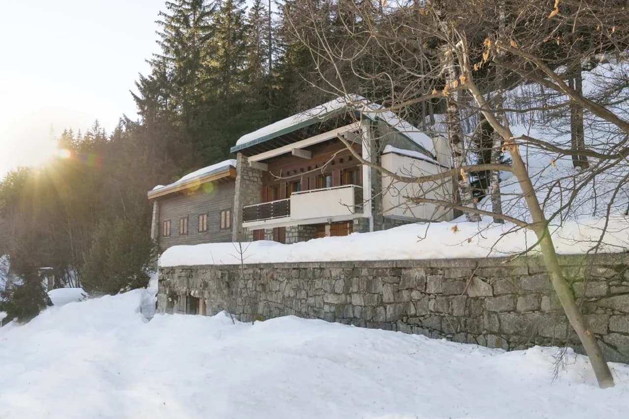 Ambient Holiday Chalet With Magical Mountain Views photo 2