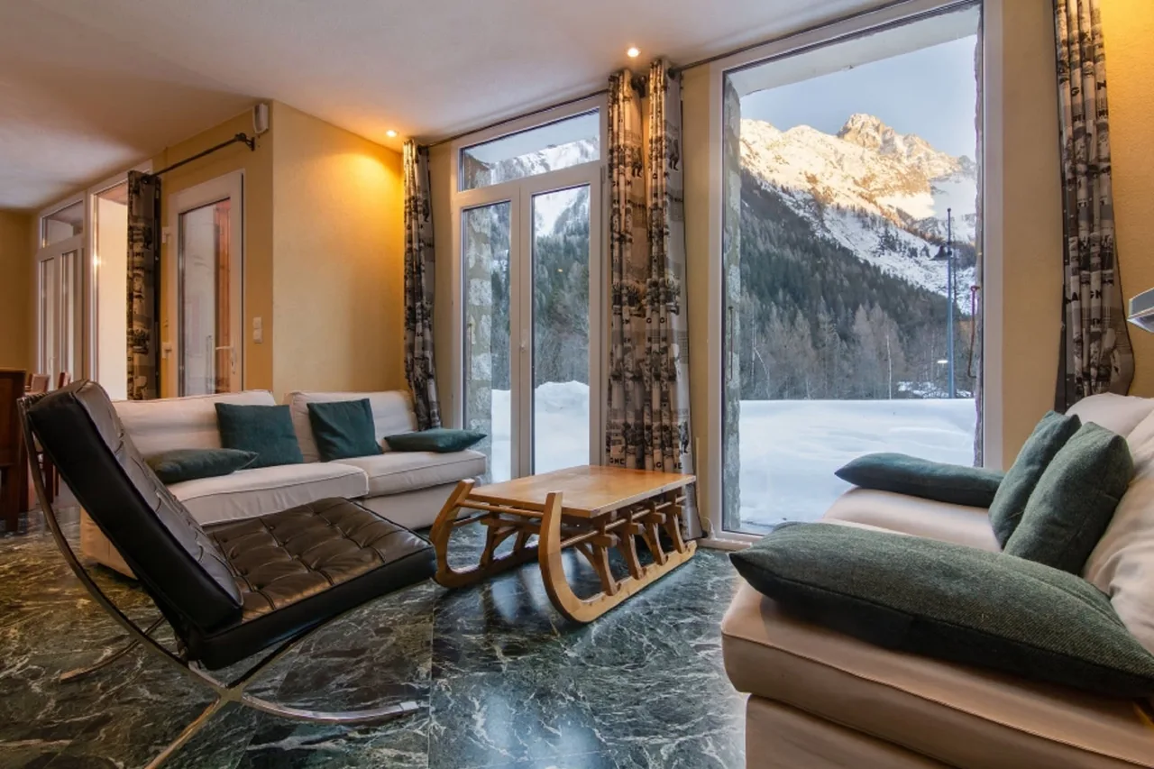Ambient Holiday Chalet With Magical Mountain Views photo 3
