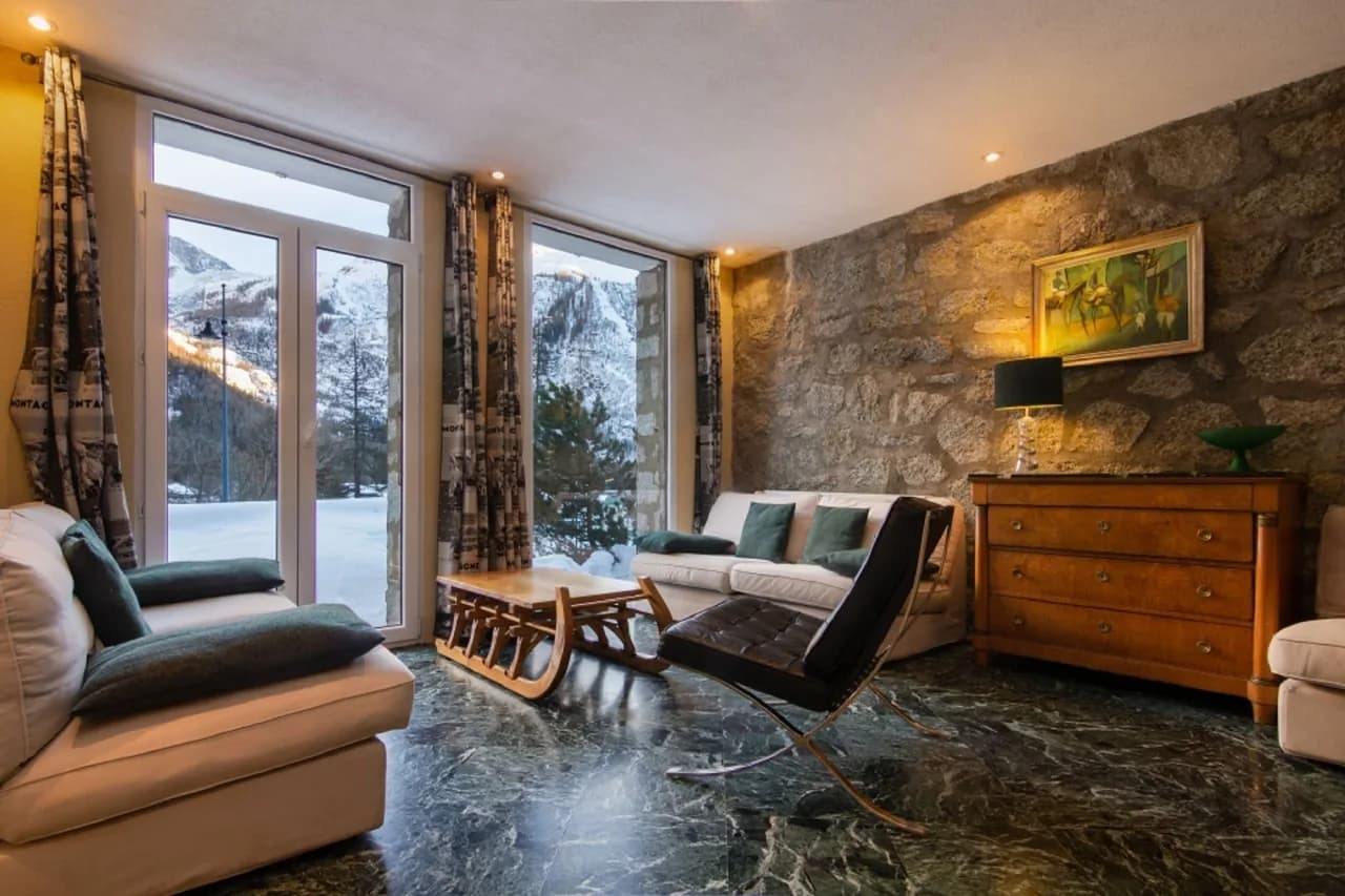 Ambient Holiday Chalet With Magical Mountain Views photo 4