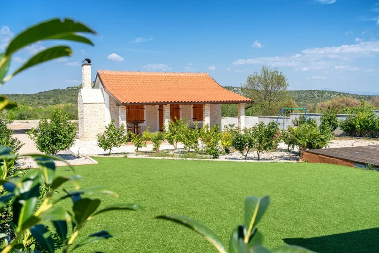 Luxurious Two-level Holiday Villa With Refreshing Greenery View photo 5
