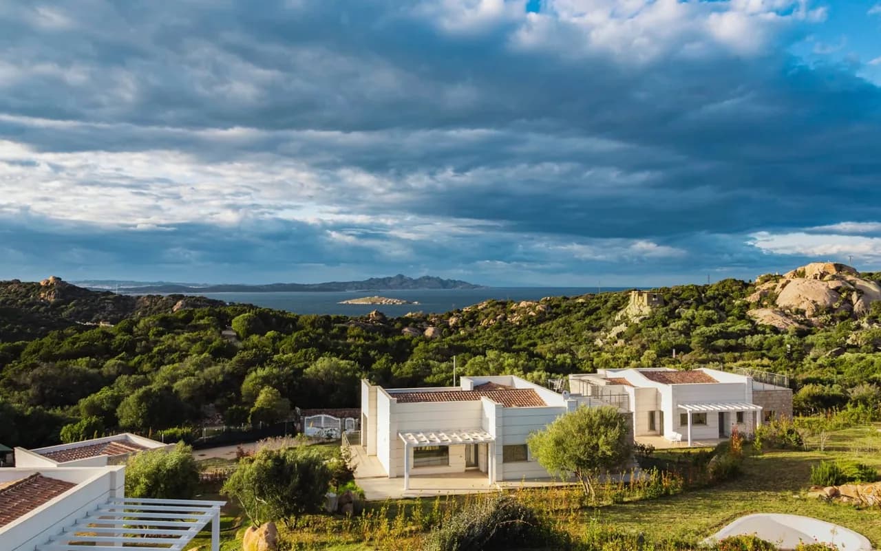 Oasis of privacy and tranquility in the unspoiled nature photo 3