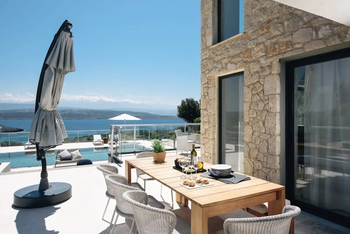 Stunning Sea Front Villa With Phenomenal Design photo 3