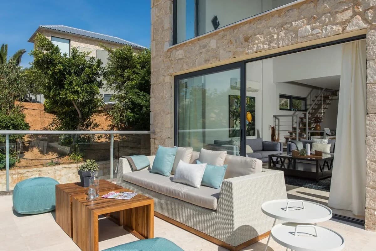 Stunning Sea Front Villa With Phenomenal Design photo 4