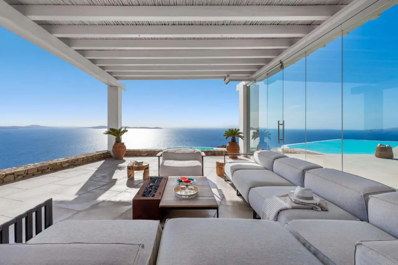 Stylish Mykonos Luxury Villa With Superb View photo 2