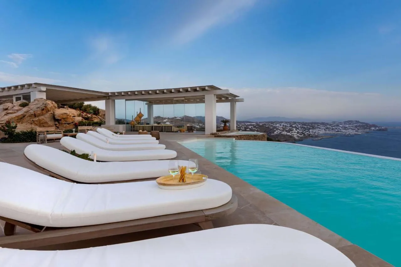 Stylish Mykonos Luxury Villa With Superb View photo 3