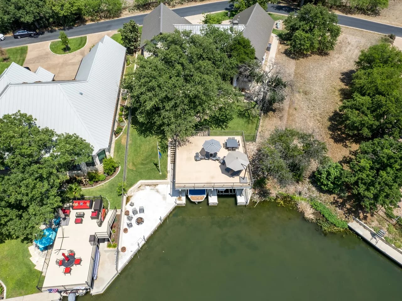Waterfront Six Bedroom Villa in Horseshoe Bay photo 5