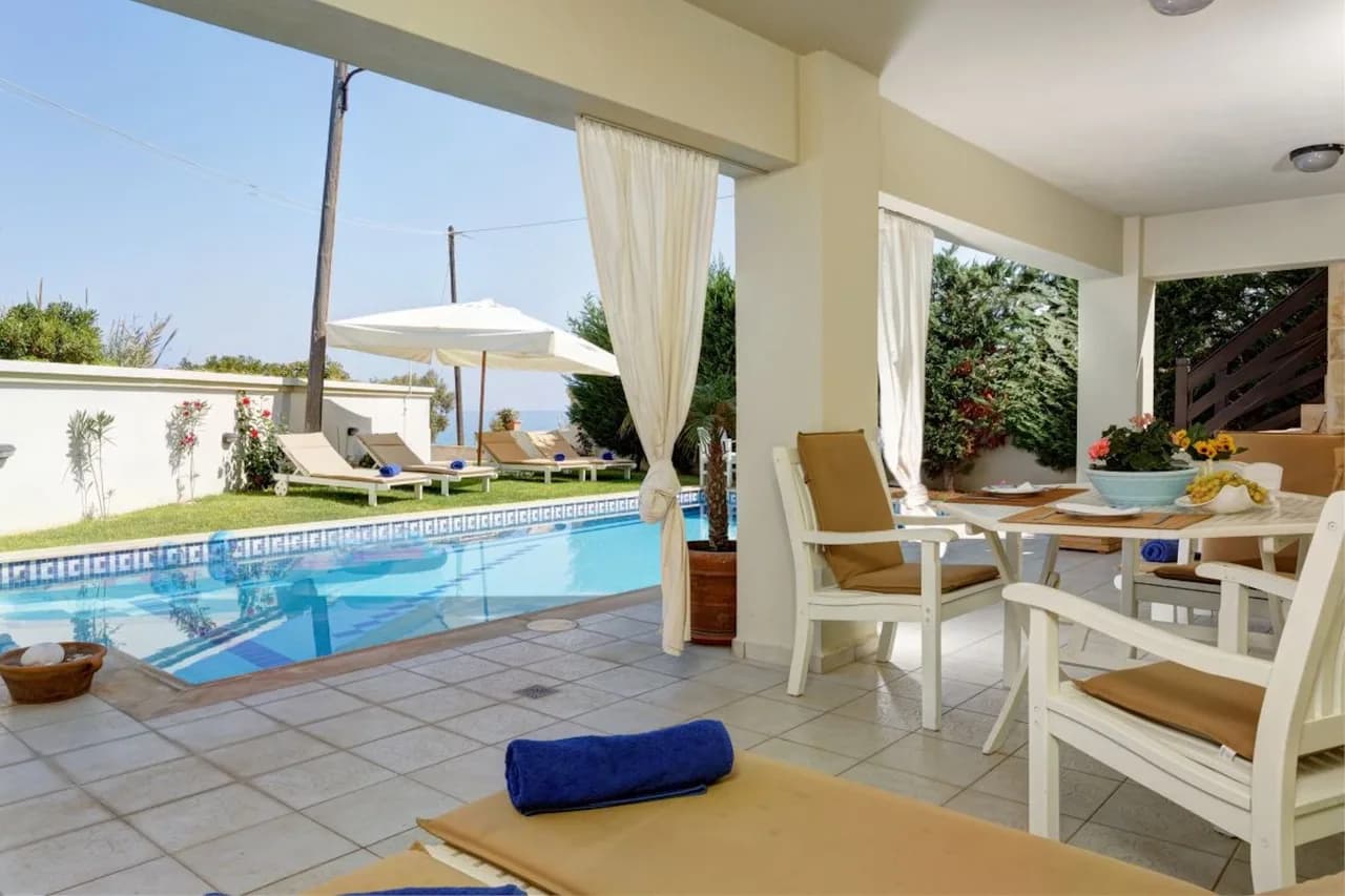Luxurious villa by a sandy beach photo 2