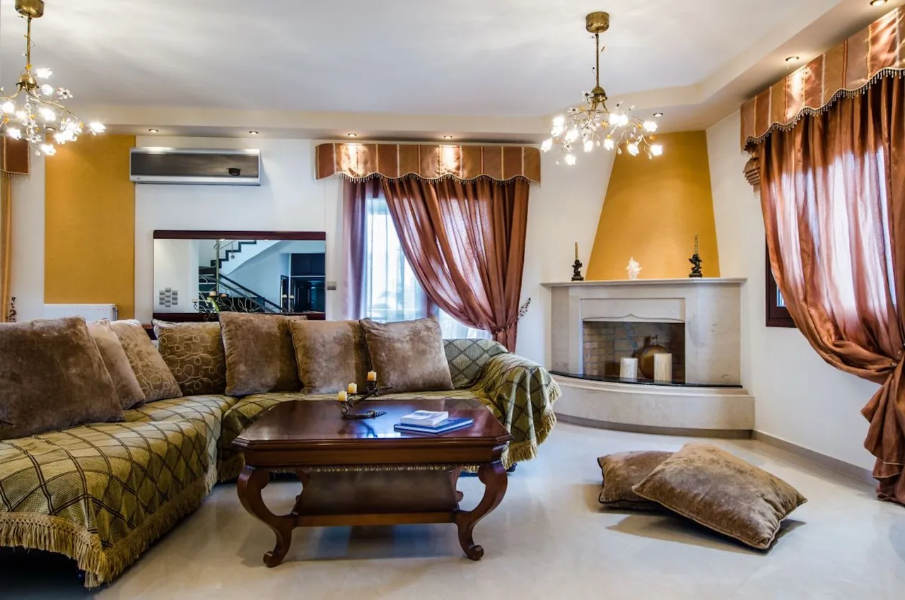 Luxurious villa by a sandy beach photo 3