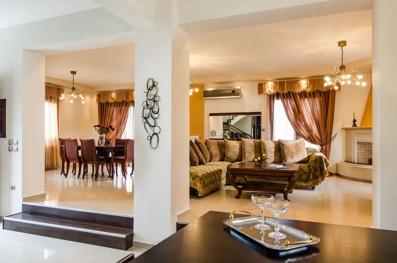 Luxurious villa by a sandy beach photo 4