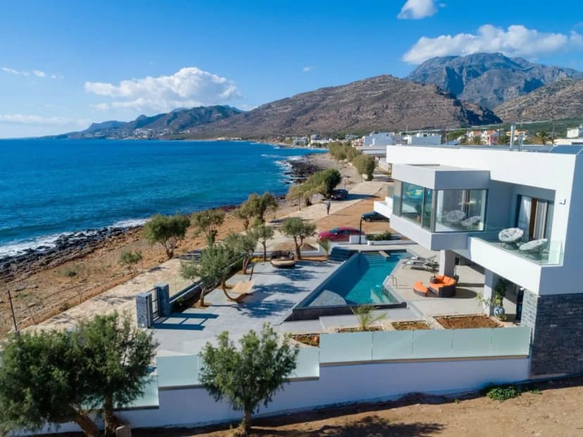 Elegantly designed contemporary villa with great sea views