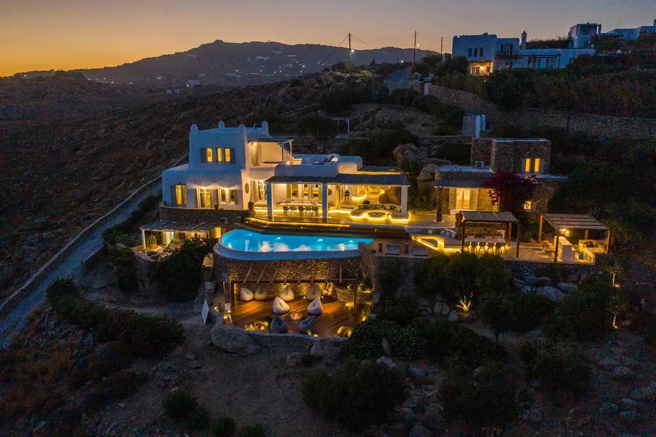 Exceptional Luxury Mykonos Villa Few Steps Away From The Beach photo 2