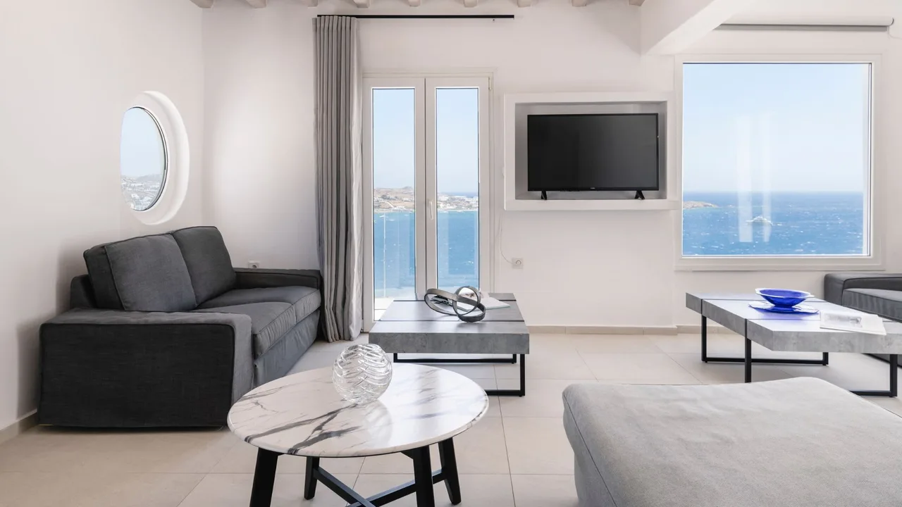 Calm and relaxing villa by the blue Mykonian sea photo 4